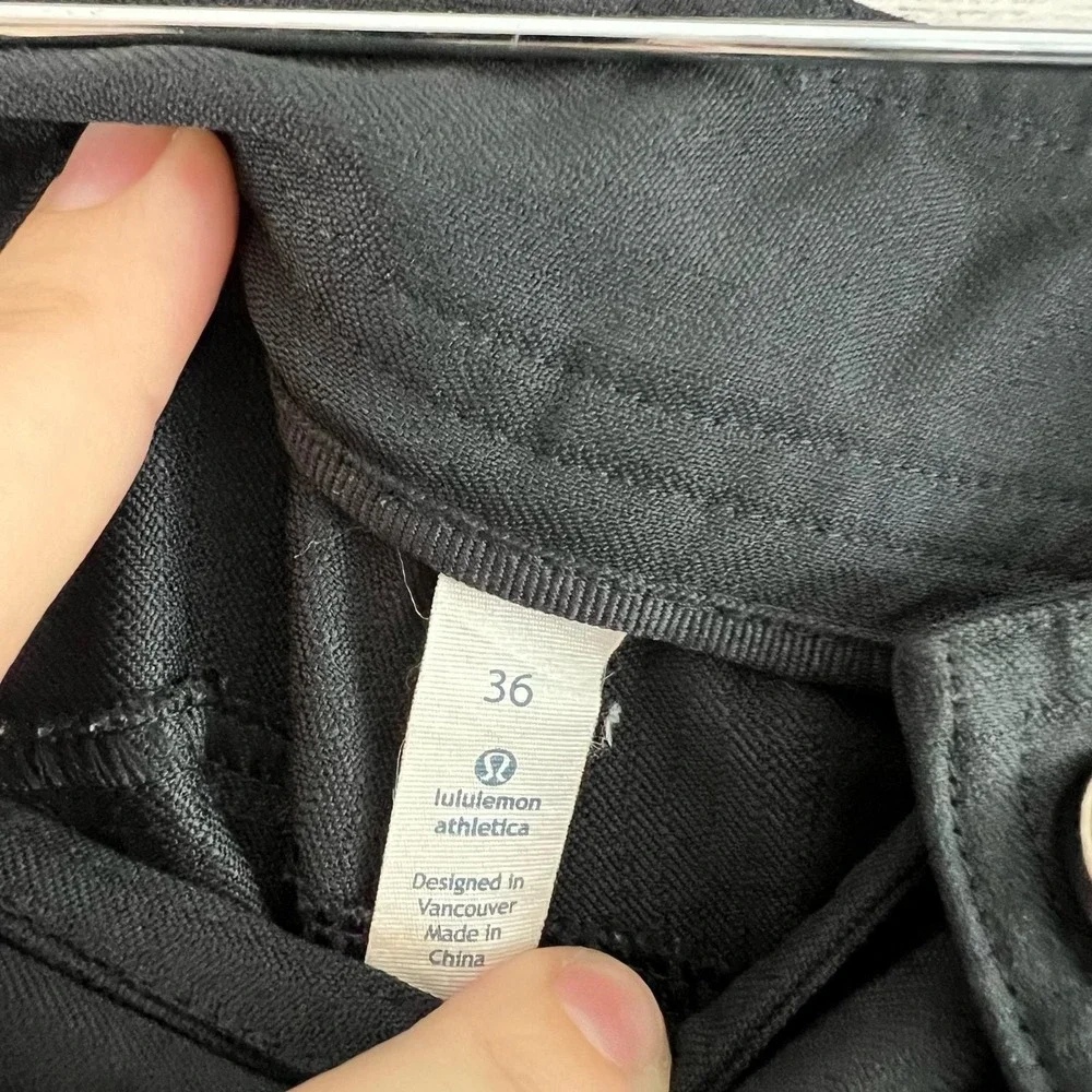 Lululemon Men's Cadence Shorts in Dark Gray Size 36